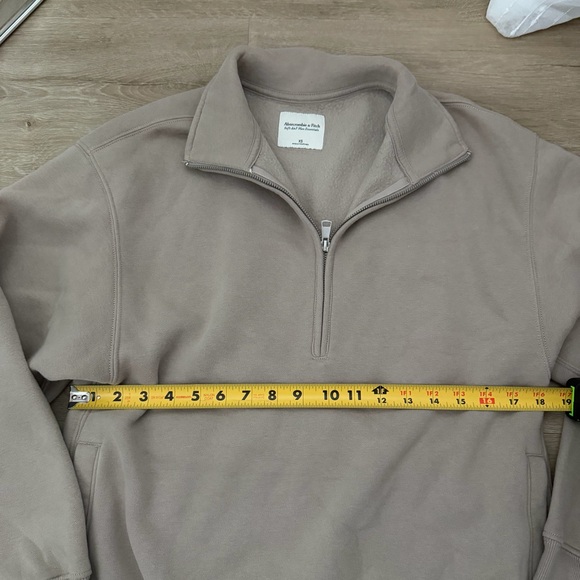 Abercrombie and Fitch Beige Quarter Zip Sweatshirt - Picture 3 of 11